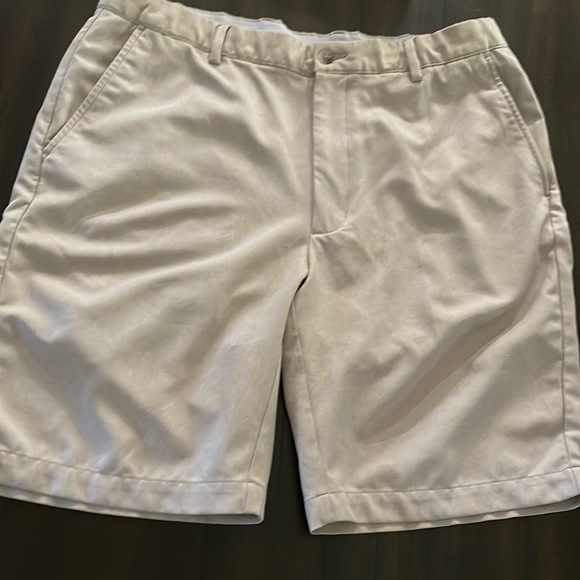 Greg Norman shorts - Picture 1 of 3